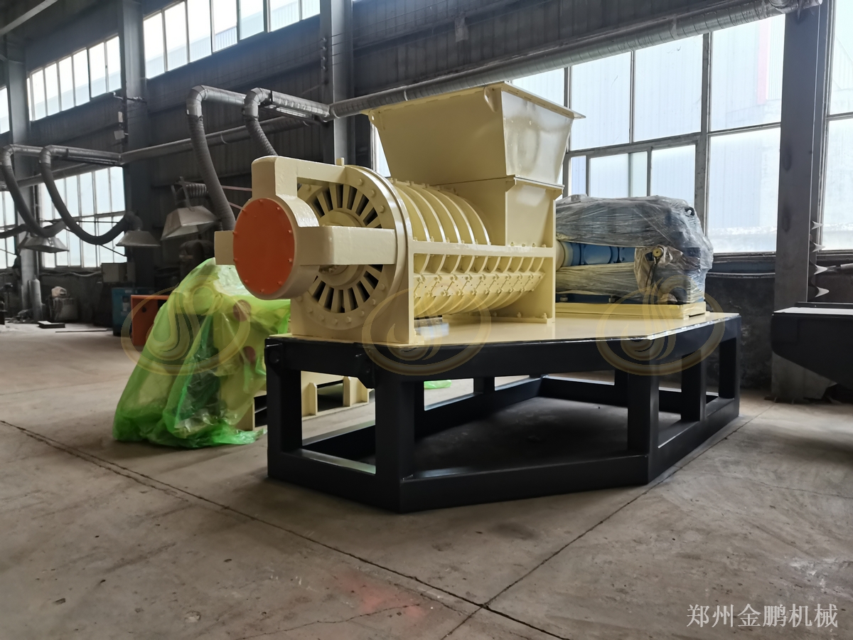 郑州金鹏塑料薄膜螺旋粉碎机解决农用大棚膜缠绕难题